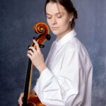 State of Matter to głęboko kontemplacyjne, a zarazem bogate brzmieniowo wydawnictwo, które stanowi znaczącą ewolucję artystycznego języka Dobrawy Czocher. Album ukazuje widoczną transformację artystki, jednocześnie podkreślając jej charakterystyczną wrażliwość.