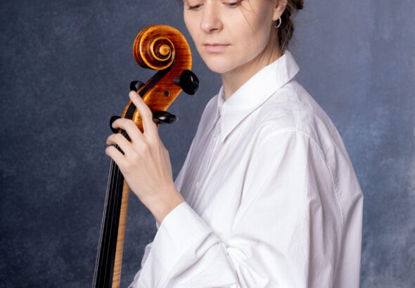 State of Matter to głęboko kontemplacyjne, a zarazem bogate brzmieniowo wydawnictwo, które stanowi znaczącą ewolucję artystycznego języka Dobrawy Czocher. Album ukazuje widoczną transformację artystki, jednocześnie podkreślając jej charakterystyczną wrażliwość.